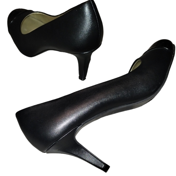 Black High Heel Pumps Size 8.5 Black Pumps High Heels Comfortable Cushioned - Picture 3 of 3